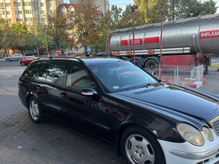 Mercedes E-Class foto 1