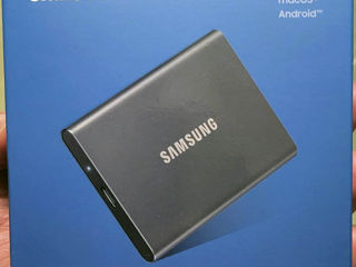 Внешний скоростной SSD Samsung T7 на 4Тб