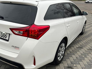 Toyota Auris foto 4