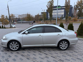 Toyota Avensis foto 2