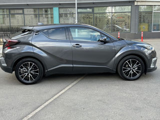 Toyota C-HR foto 8