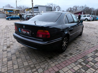 BMW 5 Series foto 7