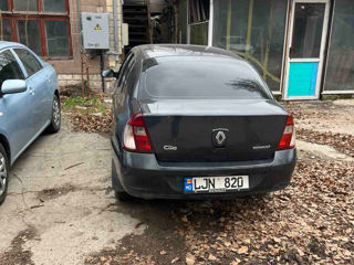 Renault Clio Symbol foto 3