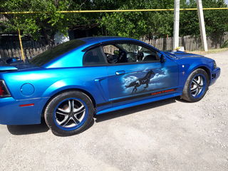 Ford Mustang foto 4