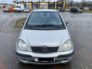 Mercedes A-Class foto 2