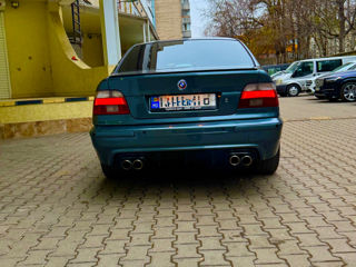 BMW 5 Series foto 4