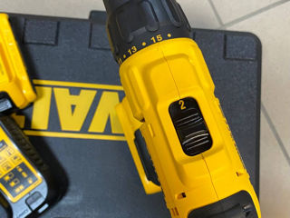 Продаю оригинальный новый аккумуляторный шуруповерт DeWalt 18V XR Li-Ion. foto 3