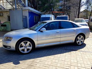 Audi A8 foto 2