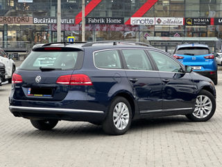 Volkswagen Passat foto 4