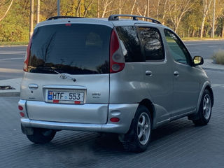 Toyota Yaris foto 4