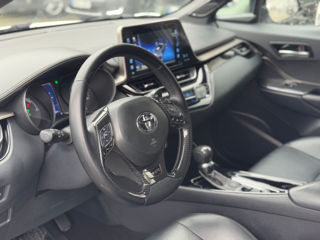 Toyota C-HR foto 9