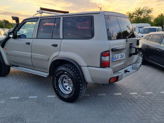 Nissan Patrol foto 9