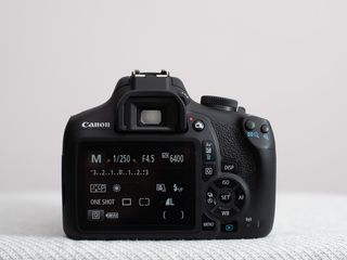 Canon 2000D Kit (1600 de cadre) foto 3