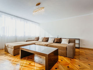 Apartament cu 4 camere, 220 m², Buiucani, Chișinău foto 5
