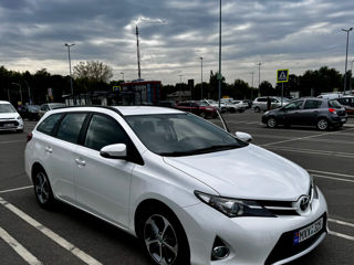 Toyota Auris foto 1