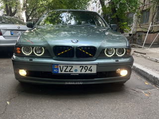 BMW 5 Series foto 2