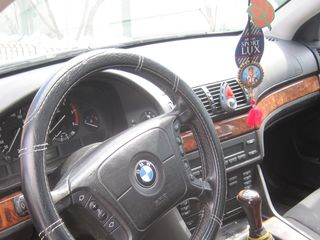 BMW 5 Series foto 5