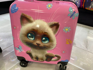 Огромный выбор детских чемоданчиков  на колесах и рюкзачков от фирмы Pigeon!! foto 1