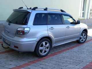 Mitsubishi Outlander foto 4