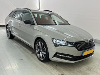 Skoda Superb foto 2