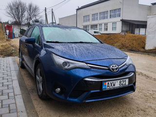 Toyota Avensis foto 5