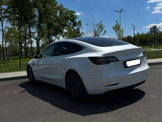 Tesla Model 3 foto 2