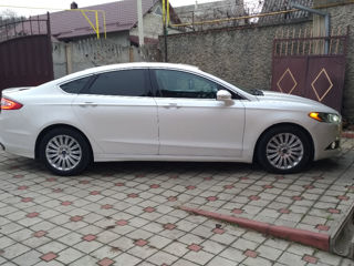 Ford Fusion foto 4