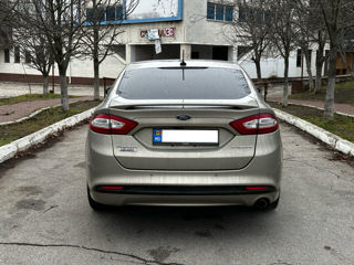 Ford Fusion foto 5