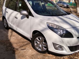 Renault Grand Scenic foto 9