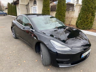 Tesla Model 3 foto 2