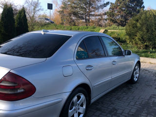 Mercedes E-Class foto 2