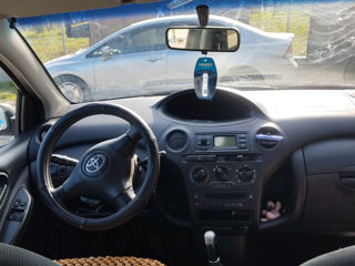 Toyota Yaris foto 8