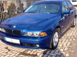 BMW 5 Series foto 1