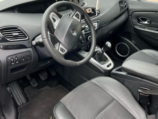 Renault Grand Scenic foto 9