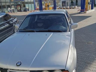 BMW 5 Series foto 5