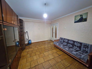 Apartament cu 2 camere, 56 m², Botanica, Chișinău foto 2