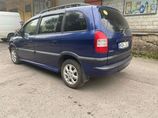 Opel Zafira foto 8