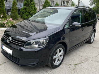 Volkswagen Touran foto 1