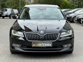 Skoda Superb foto 2