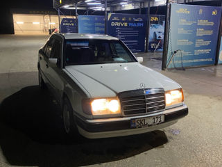 Mercedes Series (W124) foto 4