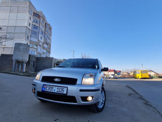 Ford Fusion foto 8