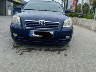 Toyota Avensis foto 2