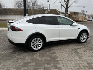 Tesla Model X foto 3