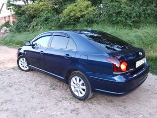 Toyota Avensis foto 4