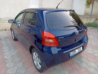 Toyota Yaris foto 8