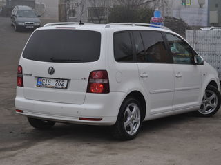 Volkswagen Touran foto 5