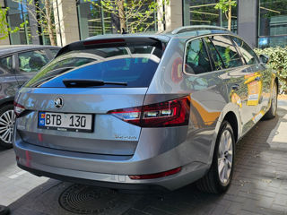 Skoda Superb foto 4