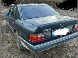 Mercedes E-Class foto 3