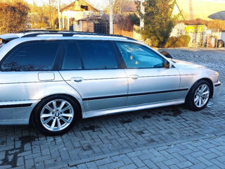 BMW 5 Series foto 3