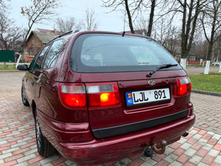 Toyota Carina foto 3